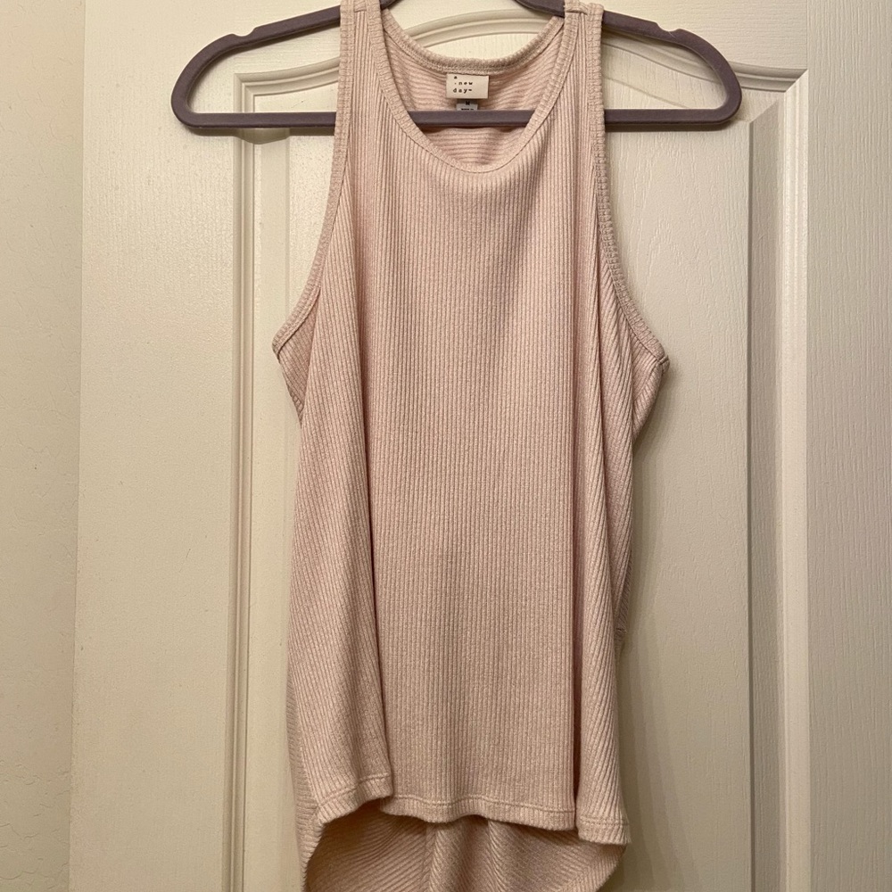 Sleeveless High-Low Top- size M